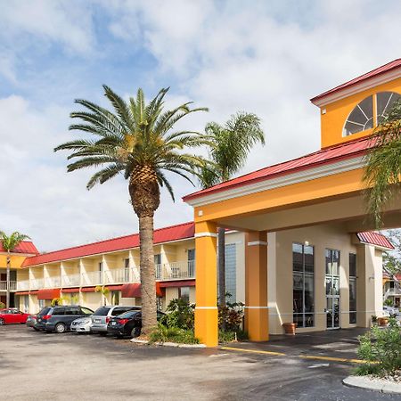 Days Inn & Suites by Wyndham Port Richey Exterior foto