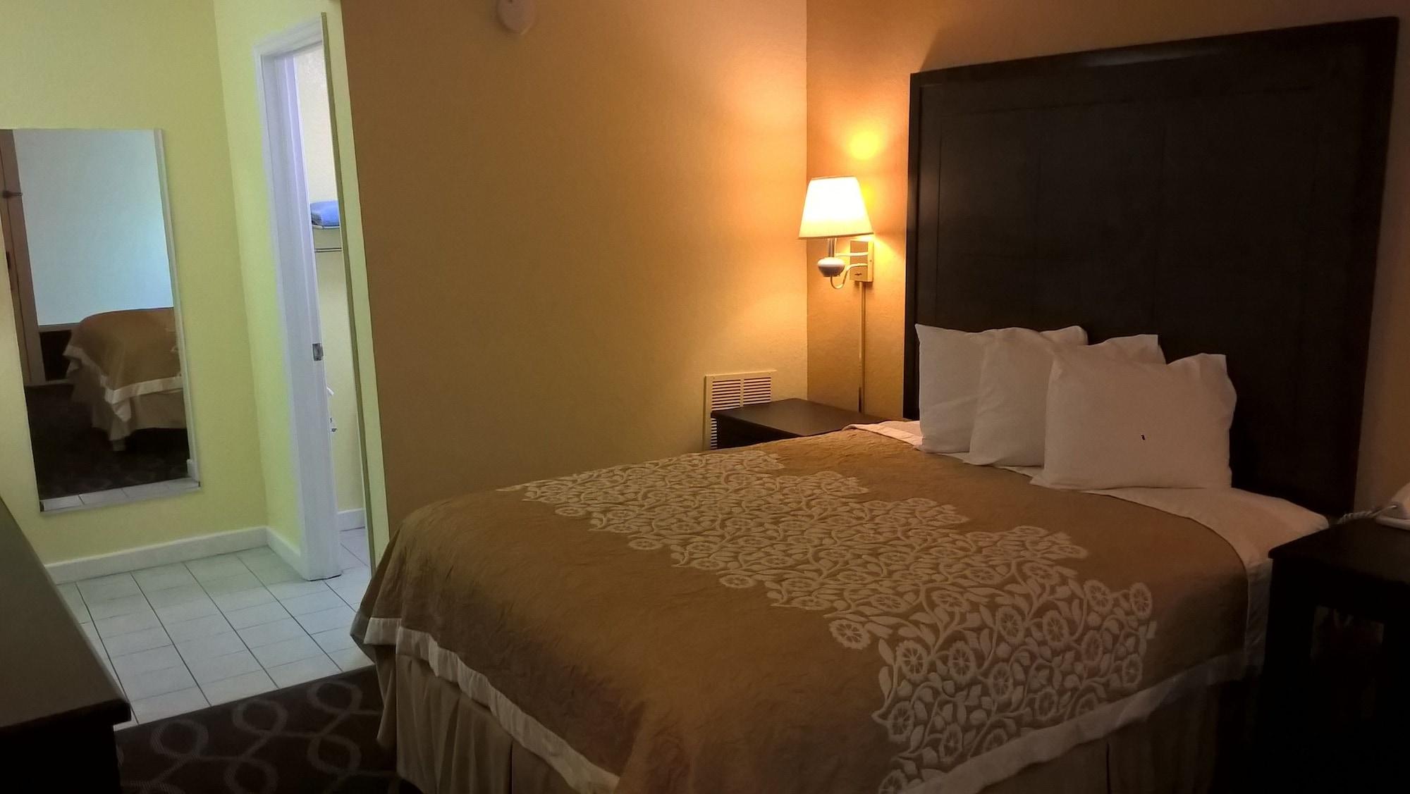 Days Inn & Suites by Wyndham Port Richey Exterior foto
