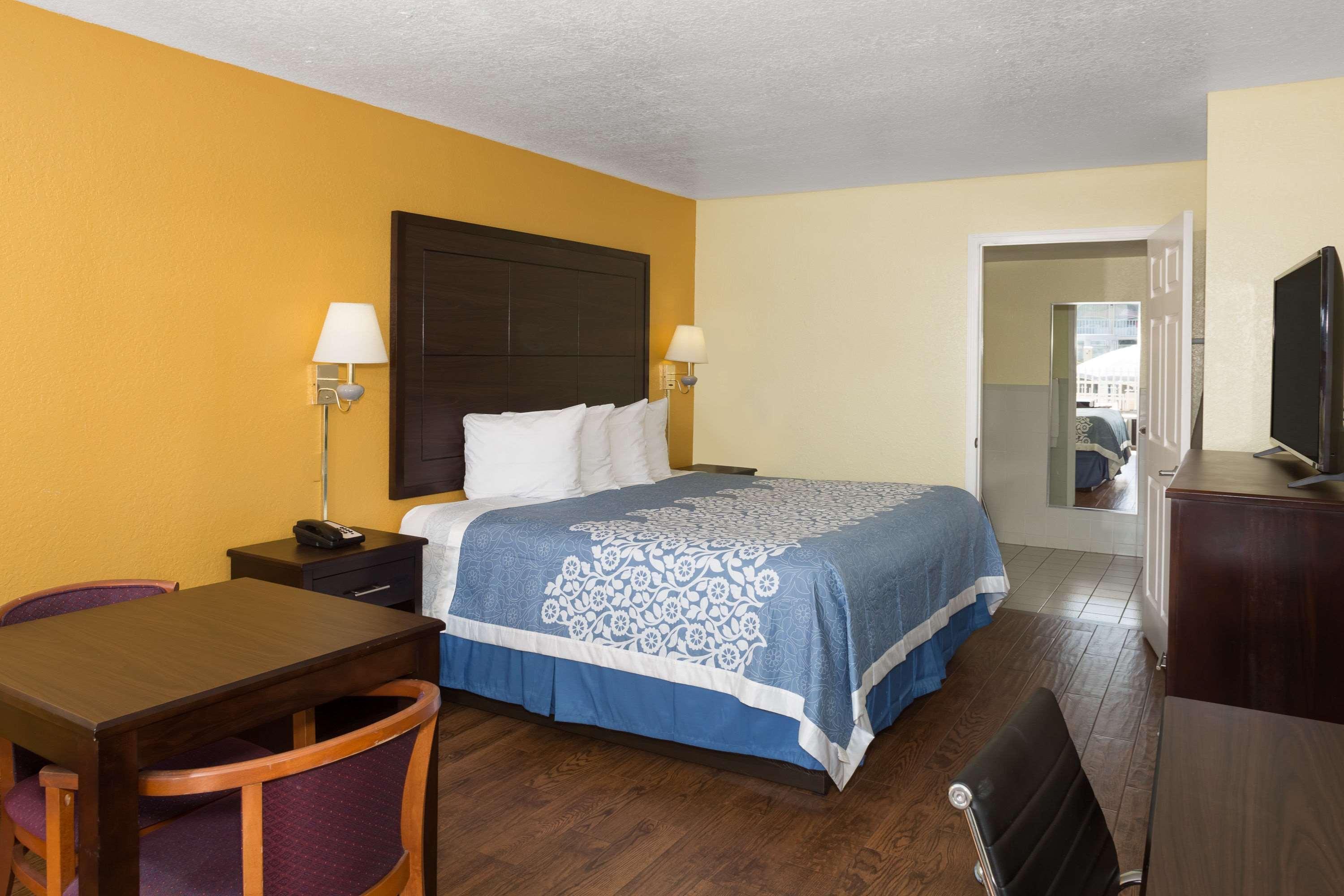 Days Inn & Suites by Wyndham Port Richey Exterior foto