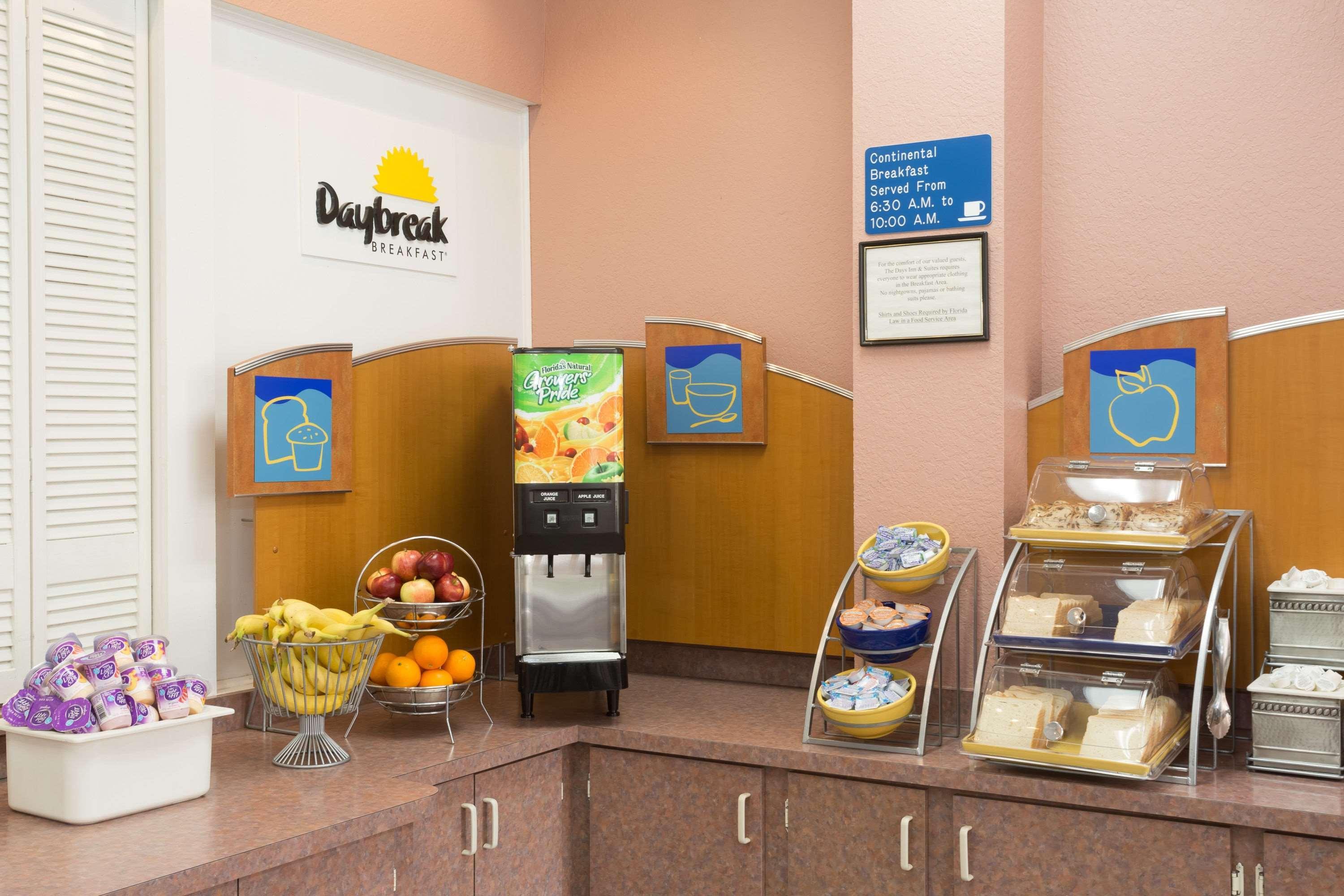 Days Inn & Suites by Wyndham Port Richey Exterior foto