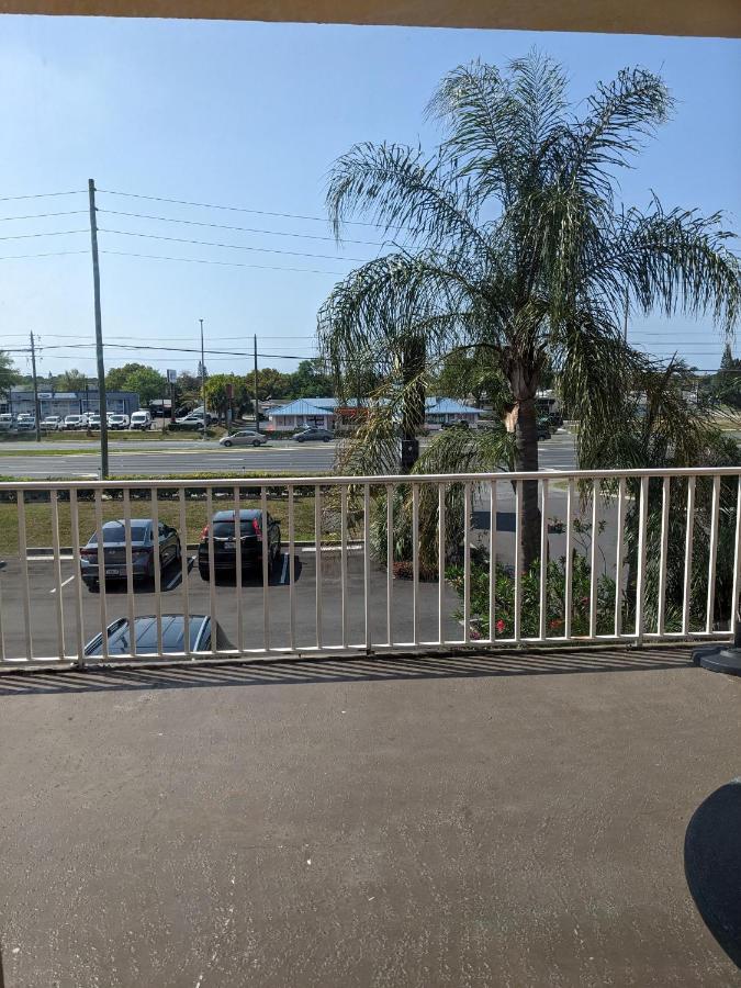 Days Inn & Suites by Wyndham Port Richey Exterior foto
